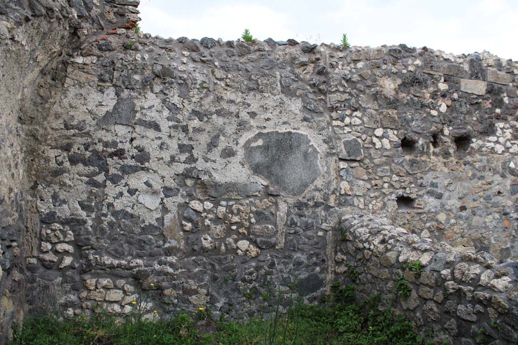 IX.5.4 Pompeii. March 2019. Room g, looking towards east wall and south-east corner.
Foto Christian Beck, ERC Grant 681269 DCOR.



