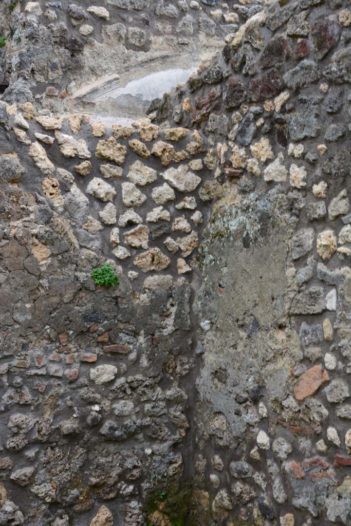 IX.5.4 Pompeii. March 2017. Room h, south-east corner.
Foto Christian Beck, ERC Grant 681269 DCOR.

