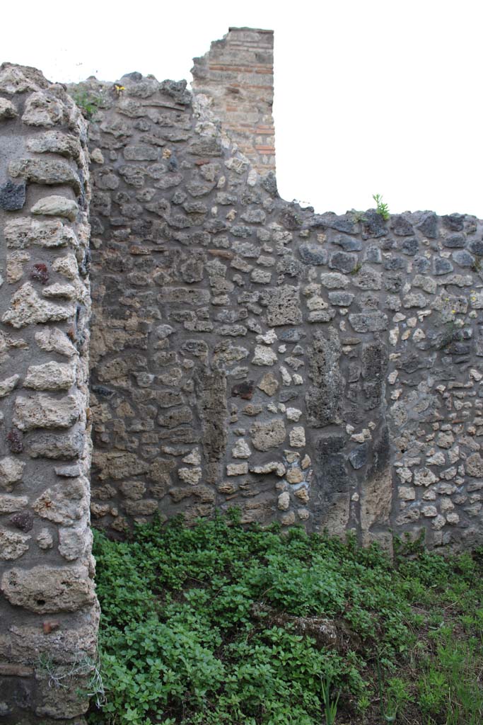 IX.5.4 Pompeii. March 2019. Room h, looking towards south-west corner.
Foto Christian Beck, ERC Grant 681269 DCOR.
