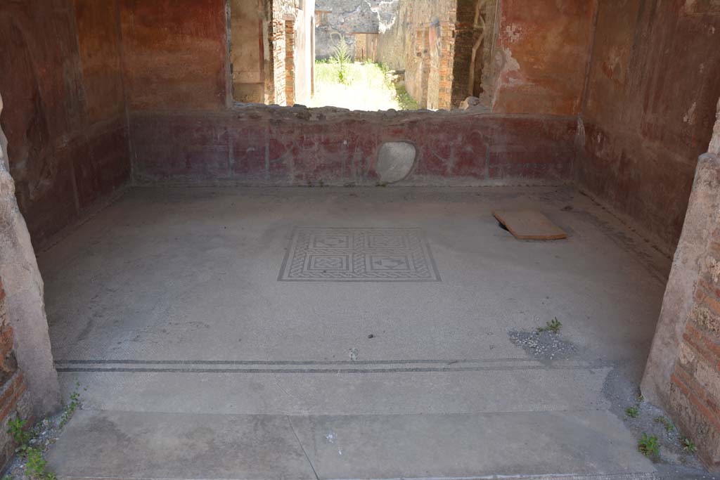 IX.5.6 Pompeii. May 2017. Room i, looking south across tablinum from atrium. 
Foto Christian Beck, ERC Grant 681269 DCOR.
