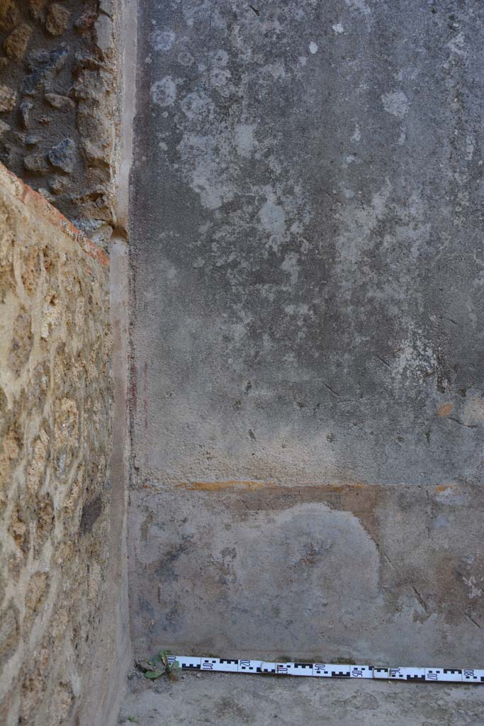 IX.5.6 Pompeii. May 2017. Room o, east wall in north-east corner. 
Foto Christian Beck, ERC Grant 681269 DCOR.
