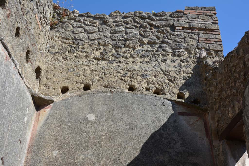 IX.5.6 Pompeii. May 2017. Room o, looking towards upper south wall. 
Foto Christian Beck, ERC Grant 681269 DCOR.

