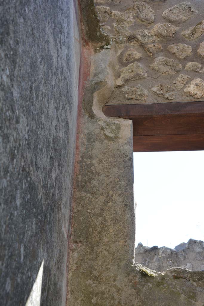 IX.5.6 Pompeii. May 2017. Room o, detail from upper south-west corner.
Foto Christian Beck, ERC Grant 681269 DCOR.
