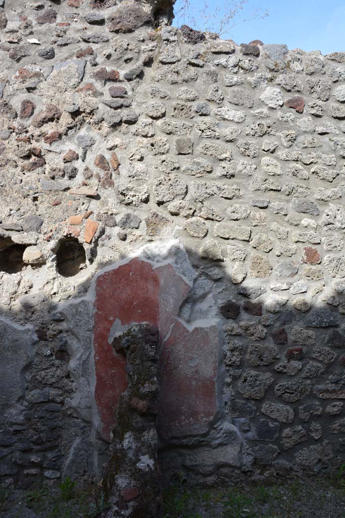 IX.5.9 Pompeii. May 2017. Room n/q, east wall with division between two rooms.
Foto Christian Beck, ERC Grant 681269 DCOR.
