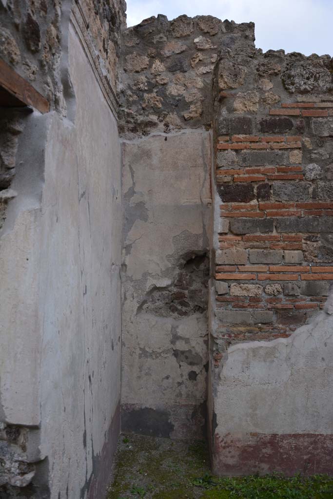 IX.5.9 Pompeii. March 2017. Room o, looking east to recess in north-east corner.
Foto Christian Beck, ERC Grant 681269 DCOR.

