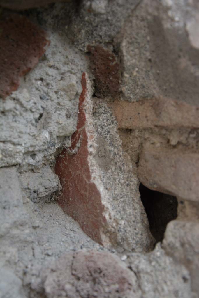 IX.5.9 Pompeii. March 2017. Room o, detail from south-east corner of recess.
Foto Christian Beck, ERC Grant 681269 DCOR.
