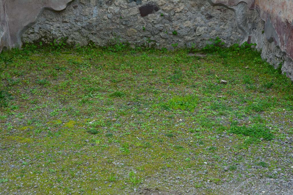 IX.5.9 Pompeii. March 2017. Room “d”, looking west across flooring.
Foto Christian Beck, ERC Grant 681269 DÉCOR.
