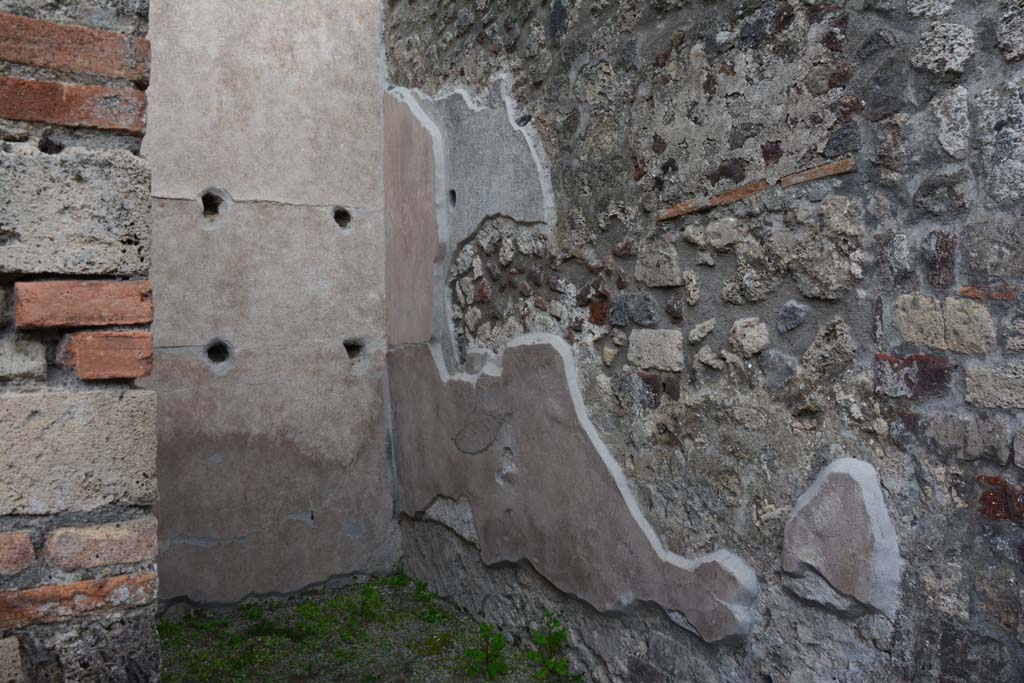 IX.5.9 Pompeii. March 2017. Room h, looking towards south-east corner.
Foto Christian Beck, ERC Grant 681269 DCOR.
