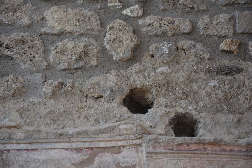 IX.5.11 Pompeii. May 2017. Room k, detail from upper west wall.
Foto Christian Beck, ERC Grant 681269 DCOR.

