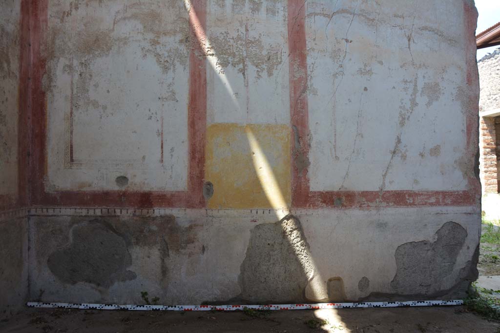 IX.5.11 Pompeii. May 2017. Room k, looking towards north wall with doorway to atrium b, on right.
Foto Christian Beck, ERC Grant 681269 DCOR.
