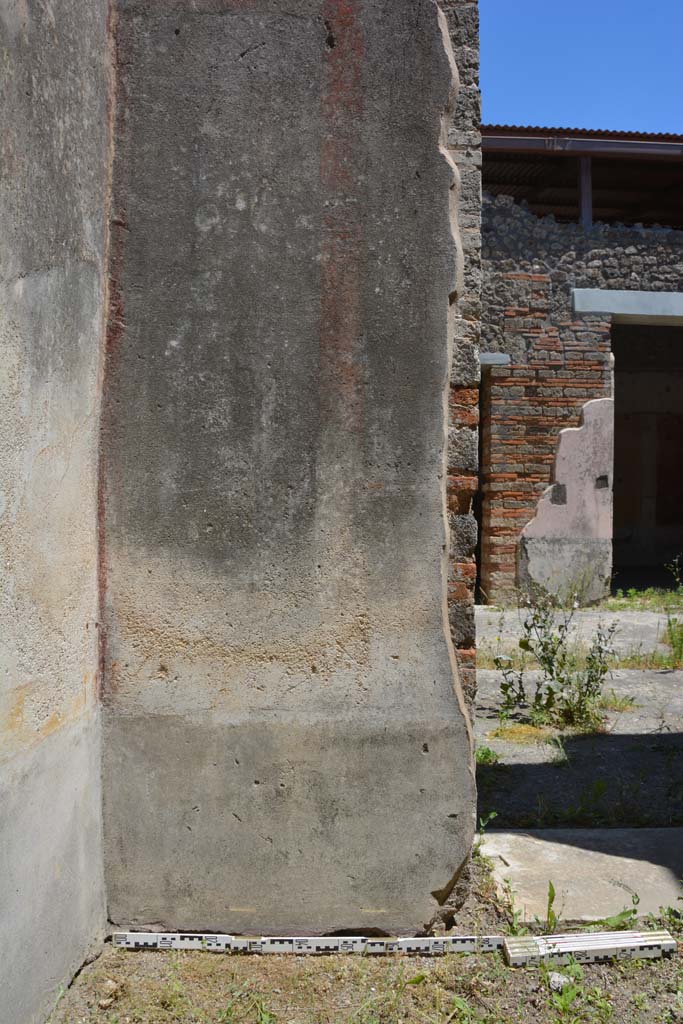 IX.5.11 Pompeii. May 2017. Room d, east wall in north-east corner. 
Foto Christian Beck, ERC Grant 681269 DCOR.
