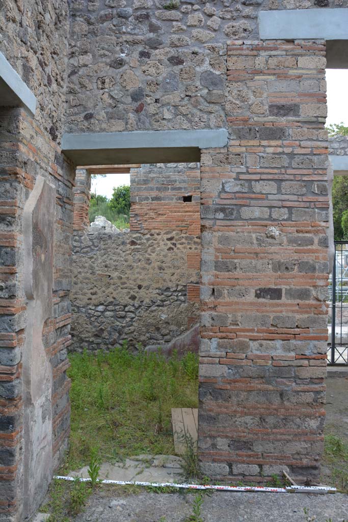 IX.5.11 Pompeii. May 2017. 
Room c, looking north through doorway in north-west corner of atrium b.
Foto Christian Beck, ERC Grant 681269 DCOR


