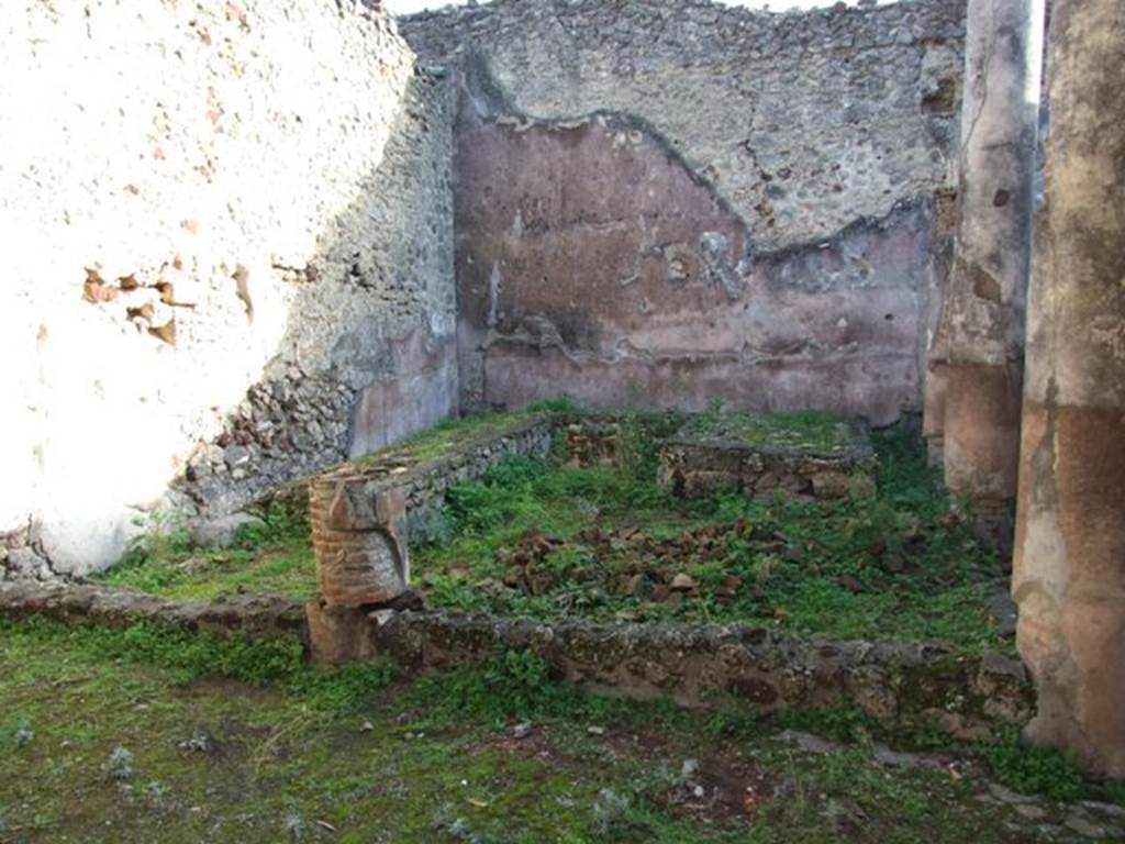 IX.5.11 Pompeii. December 2007. Peristyle n, looking south across garden area.