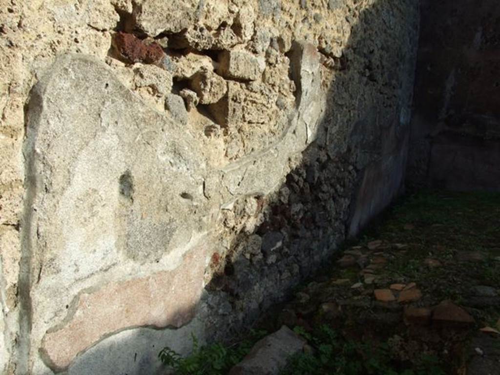 IX.5.11 Pompeii. May 2017. Peristyle n, east wall in south-east corner.
Foto Christian Beck, ERC Grant 681269 DCOR.
