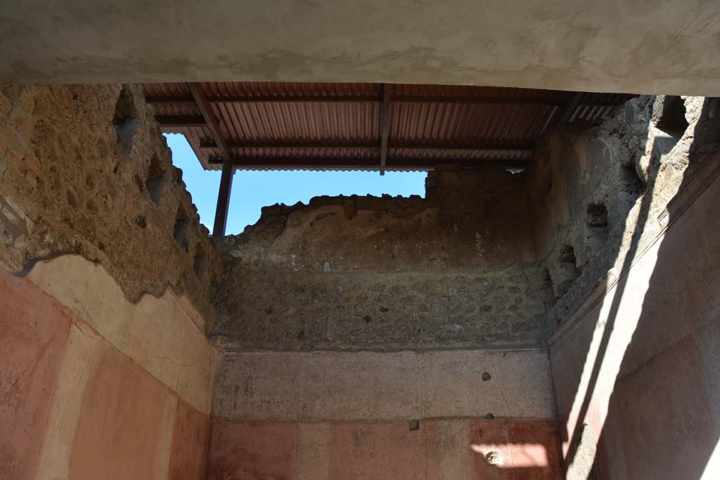 IX.5.11 Pompeii. May 2017. Room h, looking towards upper east wall.
Foto Christian Beck, ERC Grant 681269 DCOR.

