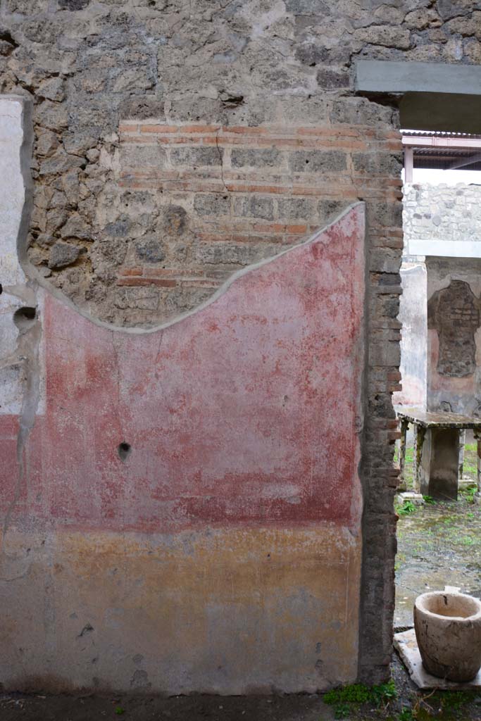 IX.5.11 Pompeii. March 2017. Room i, west wall with doorway to atrium b, on right.
Foto Christian Beck, ERC Grant 681269 DCOR.
