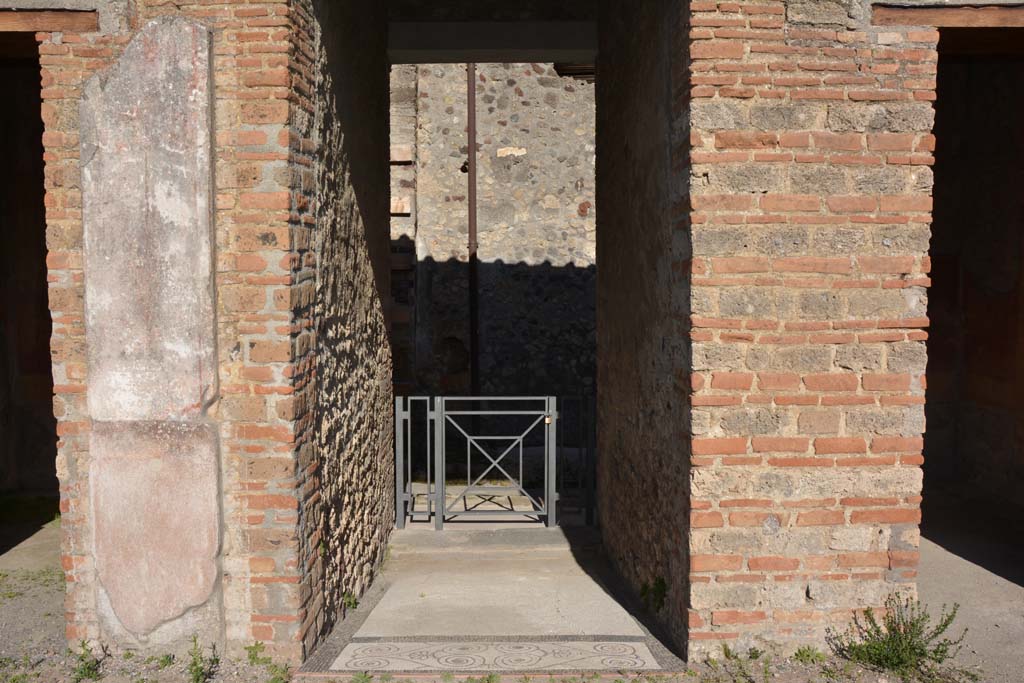 IX.5.14 Pompeii. March 2017. Room “a”, entrance corridor/fauces, looking east towards entrance doorway in Vicolo del Centenario.  
Foto Christian Beck, ERC Grant 681269 DÉCOR.

