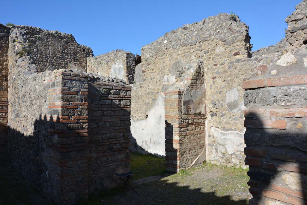 IX.5.16 Pompeii. March 2017. Room c, looking towards north wall with doorway into triclinium d.       
Foto Christian Beck, ERC Grant 681269 DCOR.

