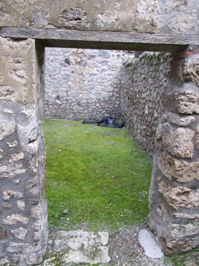 IX.8.6 Pompeii. March 2009.  Doorway to Room 28. Looking north.