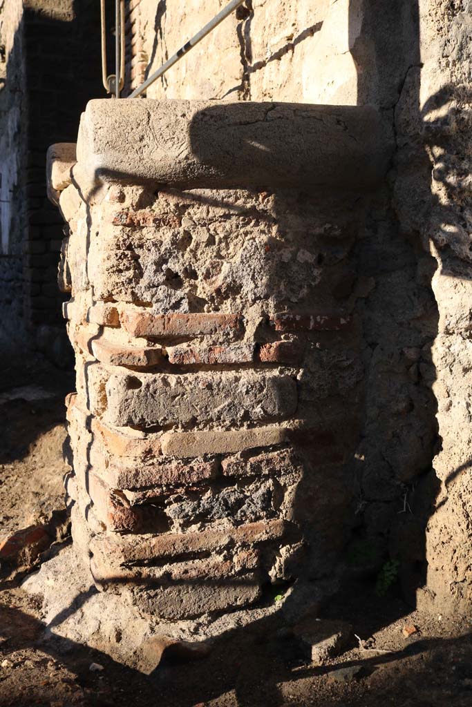 IX.12.7 Pompeii. December 2018. 
Looking towards east side of street altar. Photo courtesy of Aude Durand.
