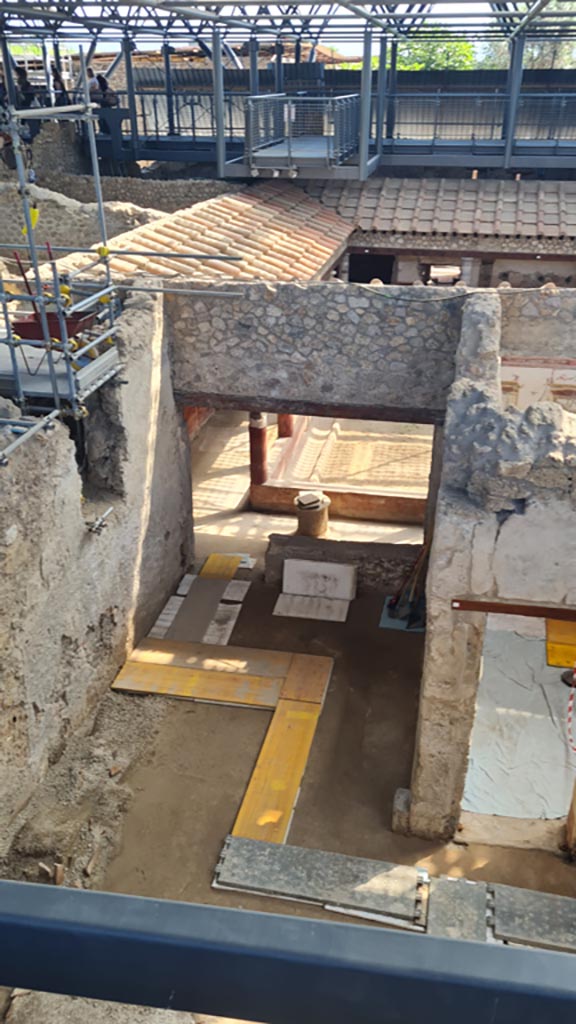 IX.12.9 Pompeii. June 2024. 
Looking east towards peristyle 5 through PAP room 17. Photo courtesy of Giuseppe Ciaramella.

