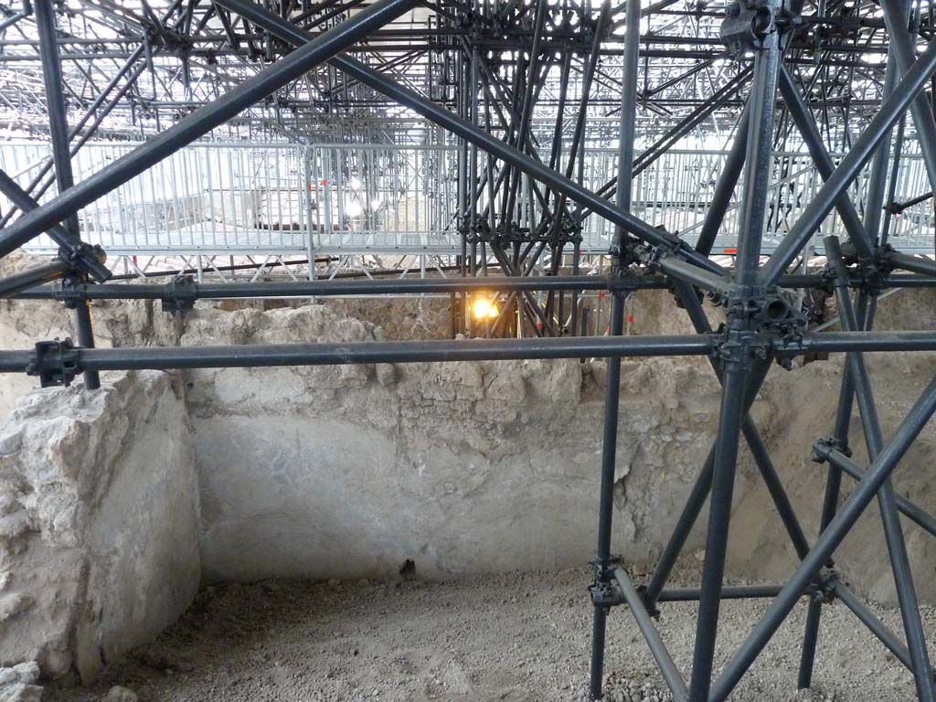 IX.12.B/IX.12.9 Pompeii. May 2010. Partially excavated room along the north side of the insula. Looking south.