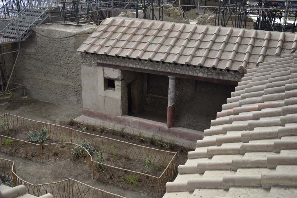 IX.12.9 Pompeii. February 2017. Looking south-west from above peristyle area 5. Photo courtesy of Johannes Eber.