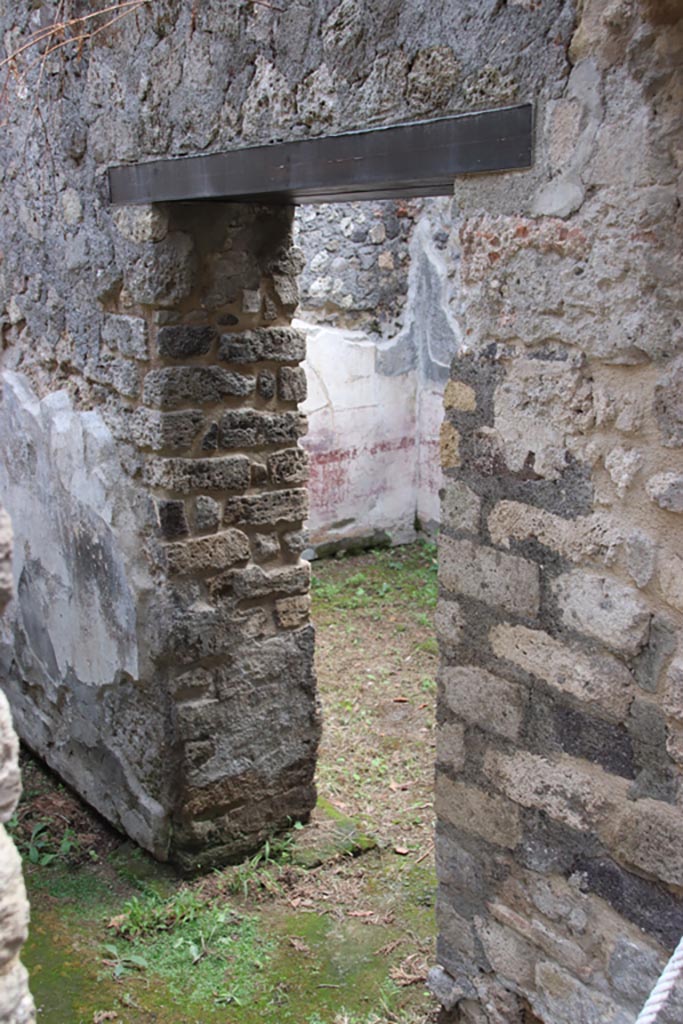 Villa of Diomedes, Pompeii. October 2023. 
Doorway into room (5,4) on south side of corridor (5,3). Photo courtesy of Klaus Heese.
Villa Diomedes Project – area, corridor 50).
(Fontaine, room 5,3, corridor, with doorway into 5,4).
