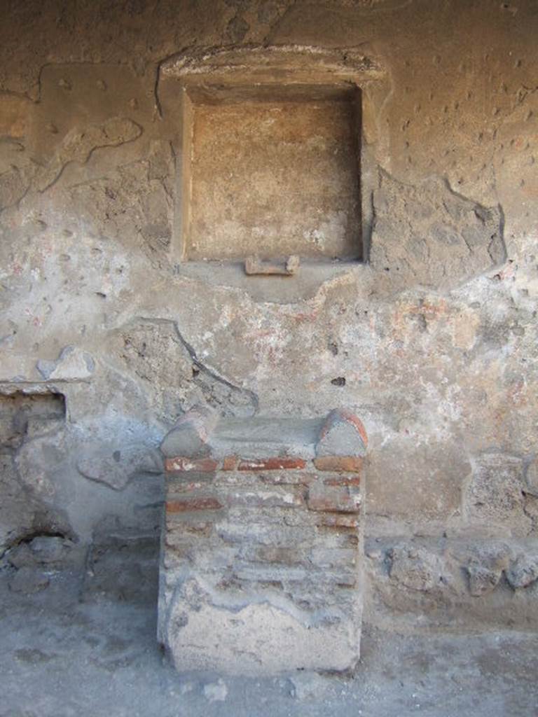 Villa of Mysteries, Pompeii. May 2006. Room 61, lararium.