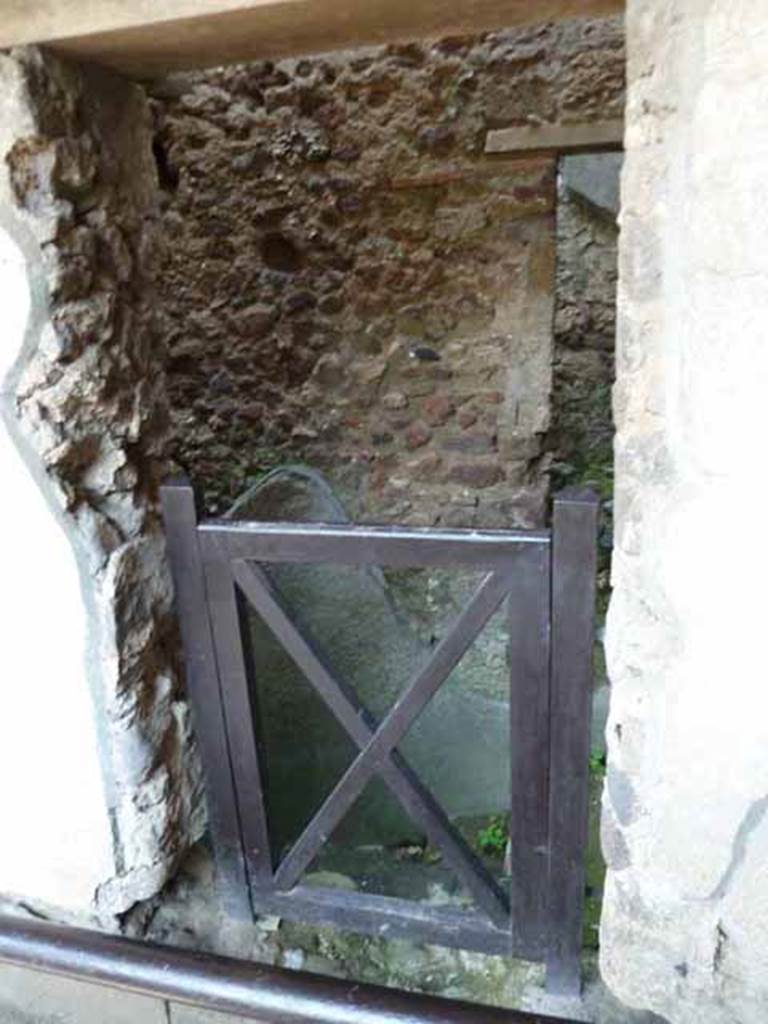 Villa of Mysteries, Pompeii. May 2010. Doorway to room 23, recess. Looking east.