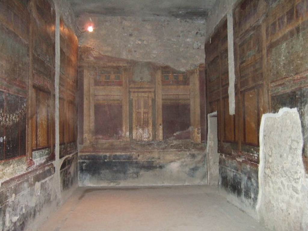 Villa of Mysteries, Pompeii. May 2006. Room 6, looking north from portico P1.