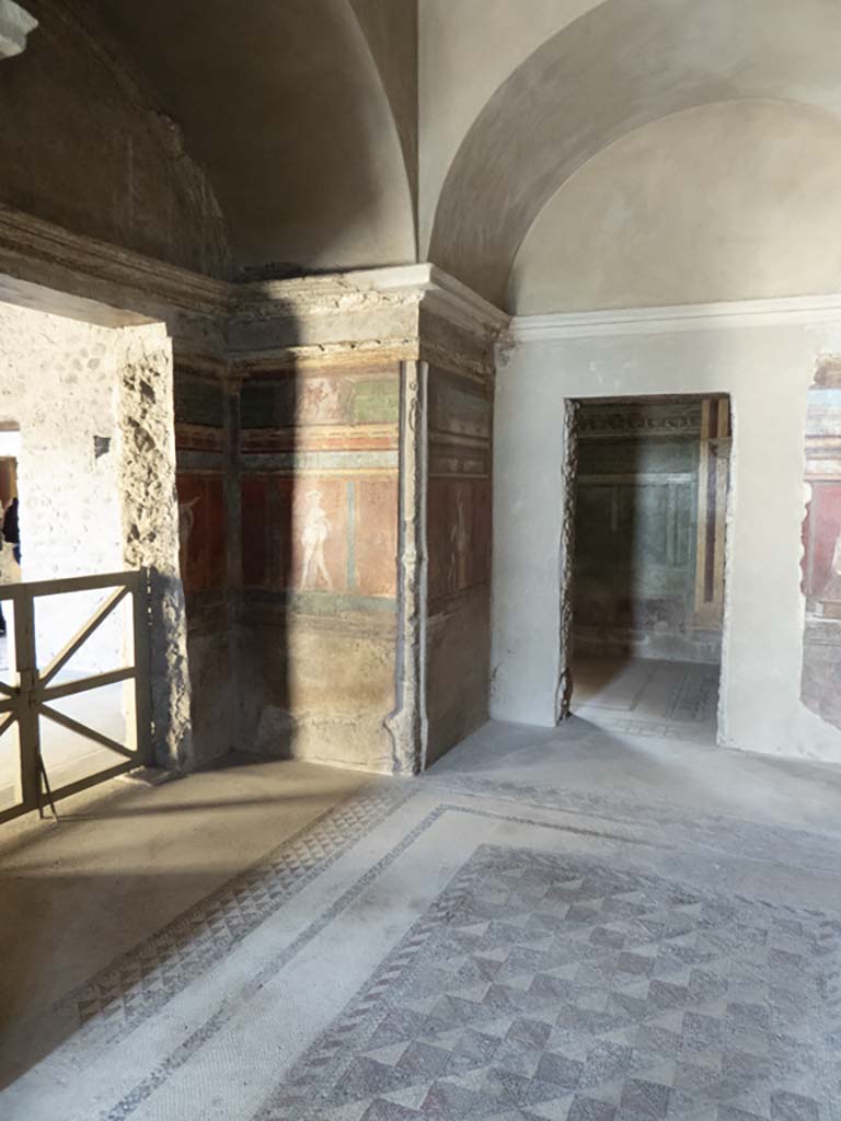 Villa of Mysteries, Pompeii. May 2006. Wall painting in north-east corner.