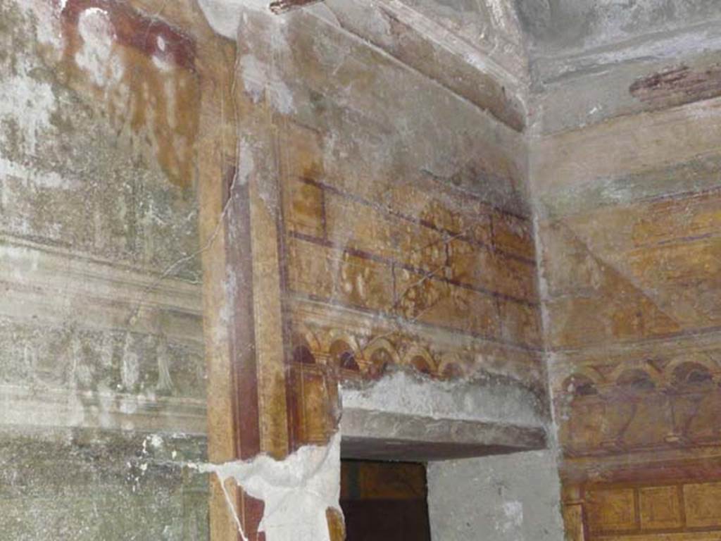 Villa of Mysteries, Pompeii. May 2012. Room 3, upper south-east corner and doorway into corridor F1. Photo courtesy of Buzz Ferebee.

