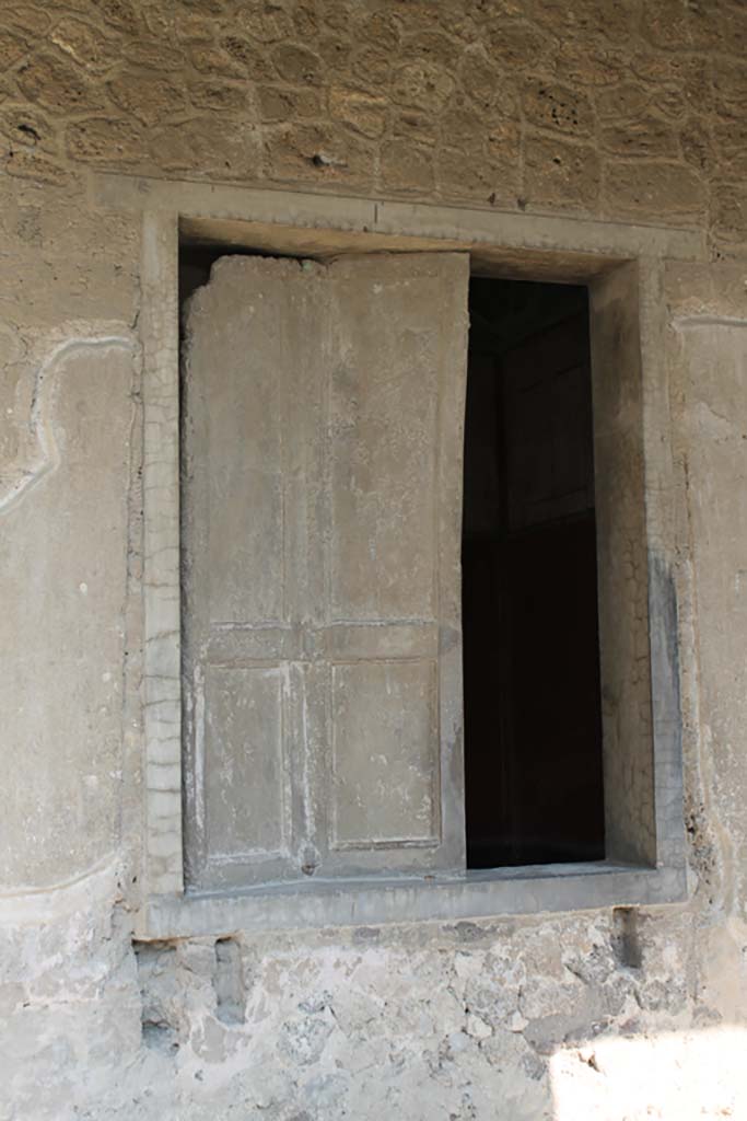 Villa of Mysteries, Pompeii. May 2010. Room 11, south wall and floor, from room 12. 