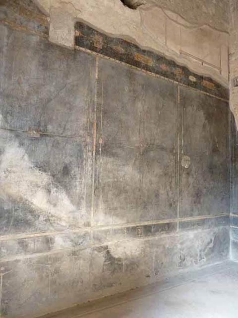 Villa of Mysteries, Pompeii. May 2010. Room 2, tablinum, north wall.

