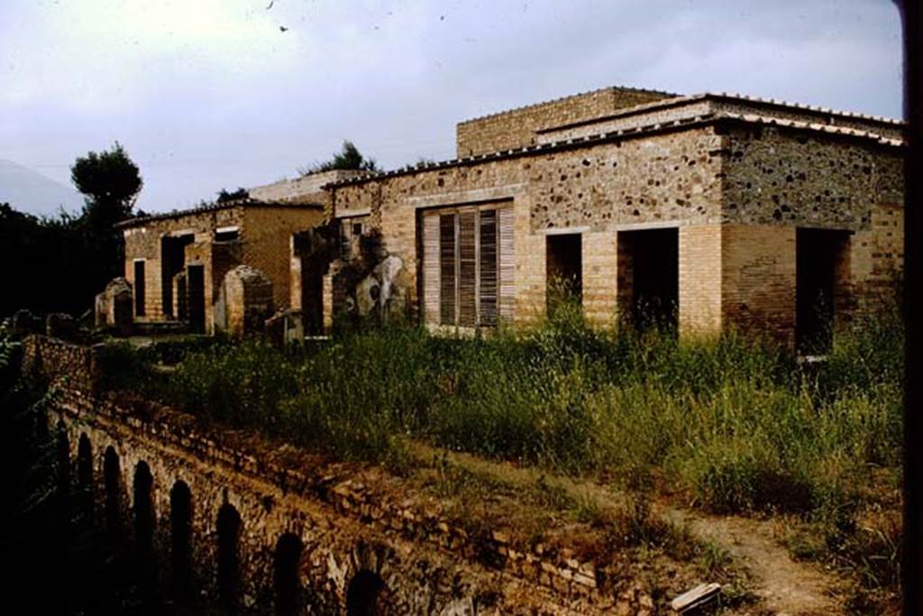 Villa of Mysteries, Pompeii. 1964. Looking north along west side.  Photo by Stanley A. Jashemski.
Source: The Wilhelmina and Stanley A. Jashemski archive in the University of Maryland Library, Special Collections (See collection page) and made available under the Creative Commons Attribution-Non Commercial License v.4. See Licence and use details.
J64f1505
