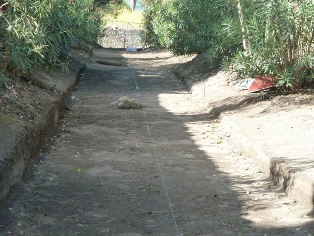 Vicolo dell’Anfiteatro, September 2005. Looking north towards Via dell’Abbondanza.