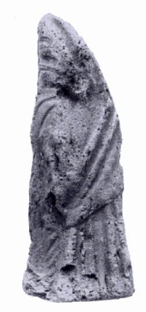 Località Case Bottaro, Tempio di Nettuno. Fragment of a female figure.