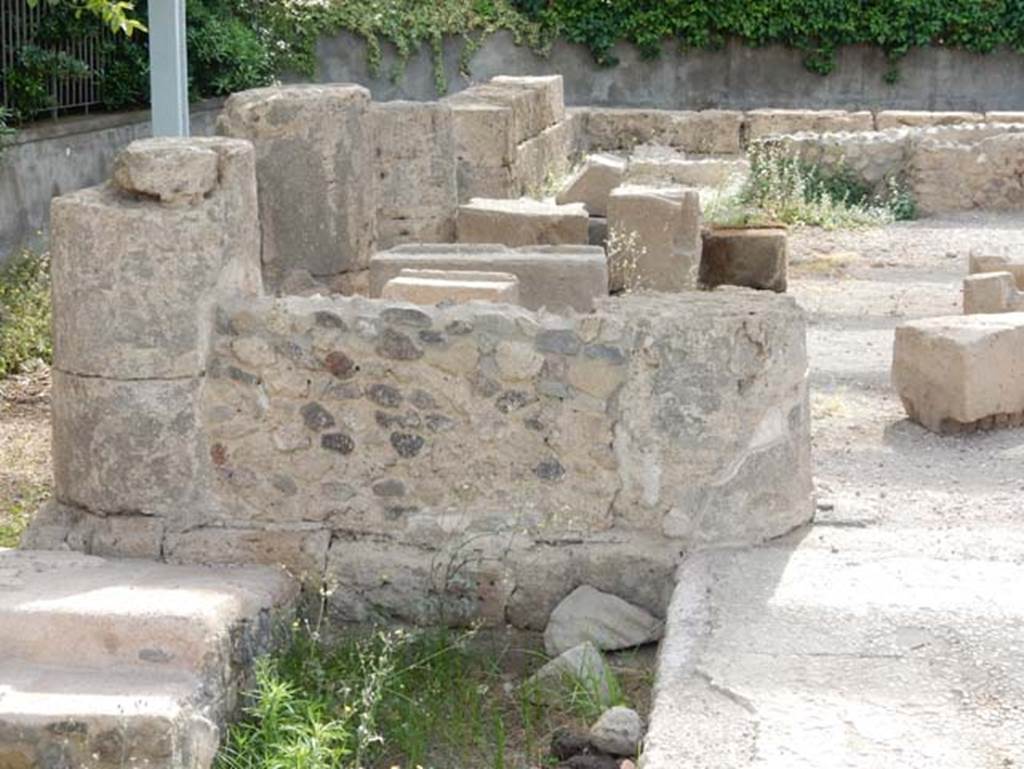 Tempio dionisiaco in località Sant’Abbondio di Pompei. May 2018. North end of west wall.
Photo courtesy of Buzz Ferebee.
