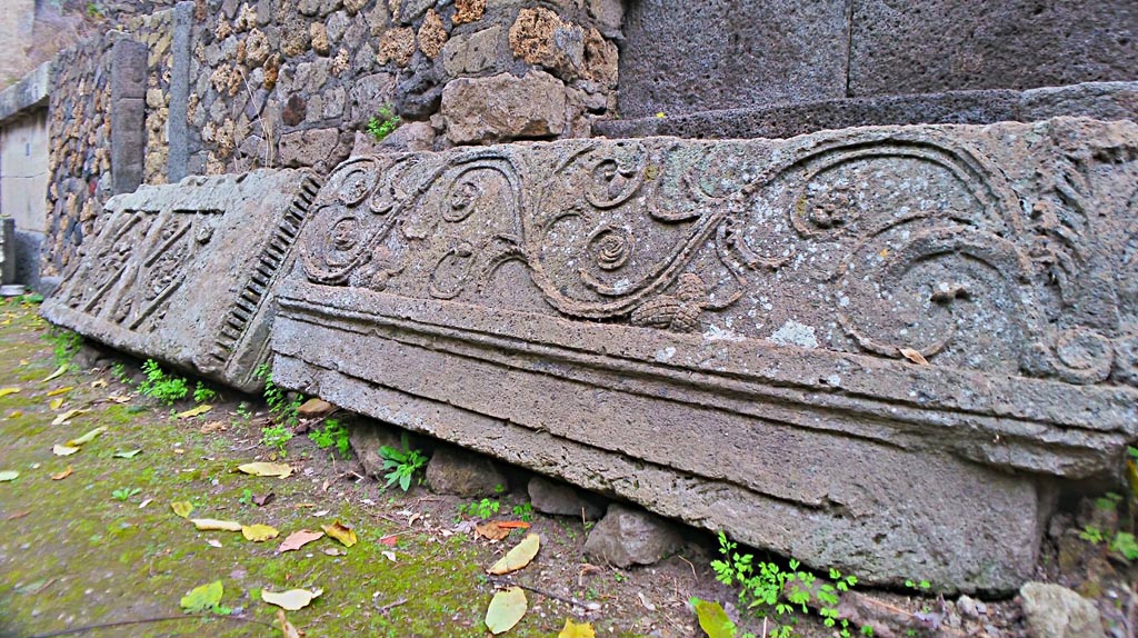 HGE06 Pompeii. 2016/2017. Architectural frieze. Photo courtesy of Giuseppe Ciaramella.