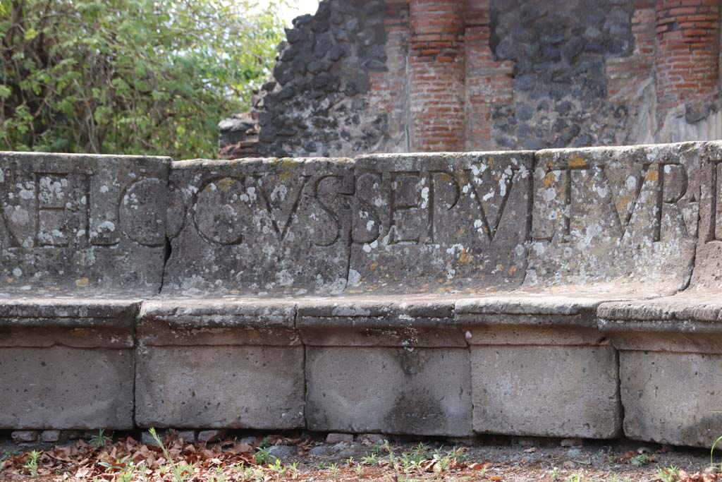 HGW04 Pompeii. September 2021. Looking north-west towards detail of the inscription. Photo courtesy of Klaus Heese.