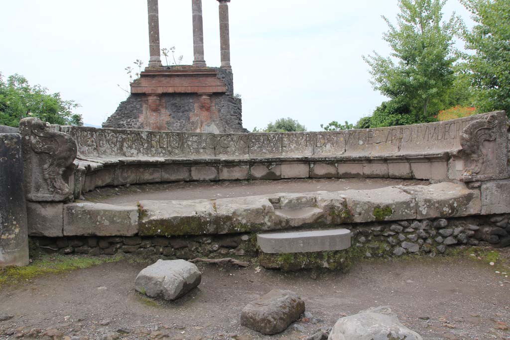 HGW04 Pompeii. April 2014. Looking towards the schola tomb of Mamia, in the foreground. Photo courtesy of Klaus Heese.