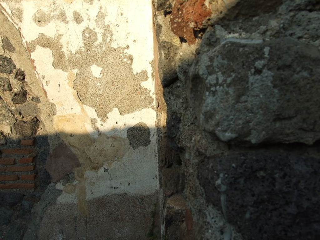 HGW04a Pompeii. December 2006. Inside the Tomb of Gens Istacidia. South east corner.