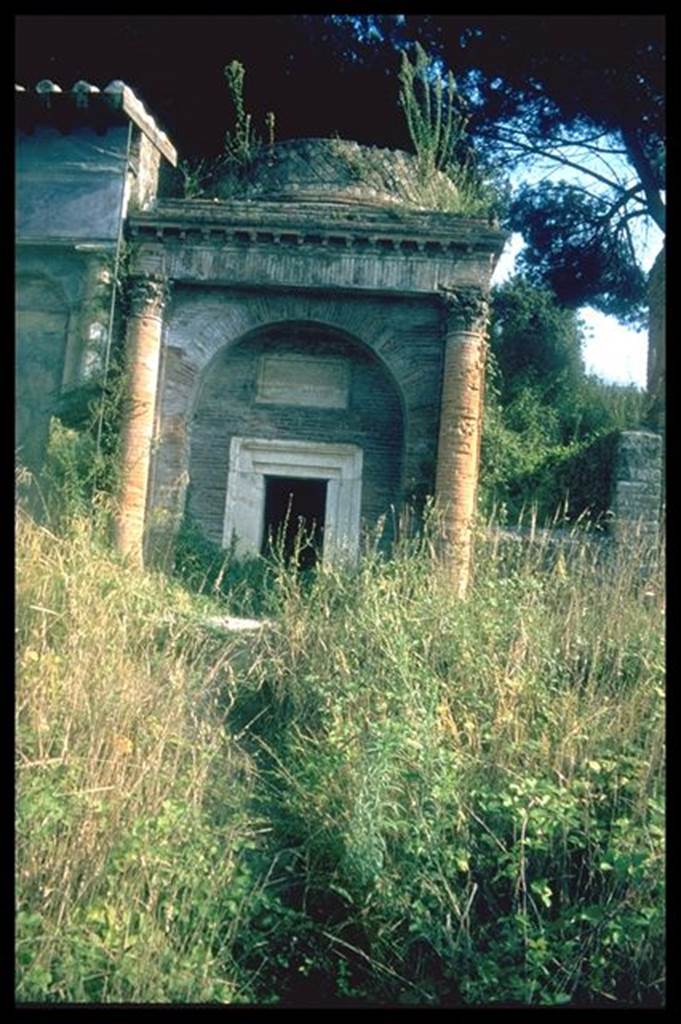 Pompeii Porta Nocera Tomb 17ES. Tomb of Caius Cuspius Cyrus, Caius Cuspius Salvius and Vesuia Iucunda. Photographed 1970-79 by Gnther Einhorn, picture courtesy of his son Ralf Einhorn.