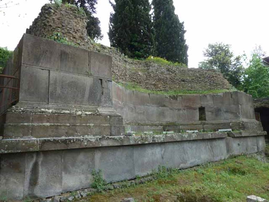 Pompeii Porta Nocera. Tomb 11OS. May 2010. Monumental exedra of Eumachia. 