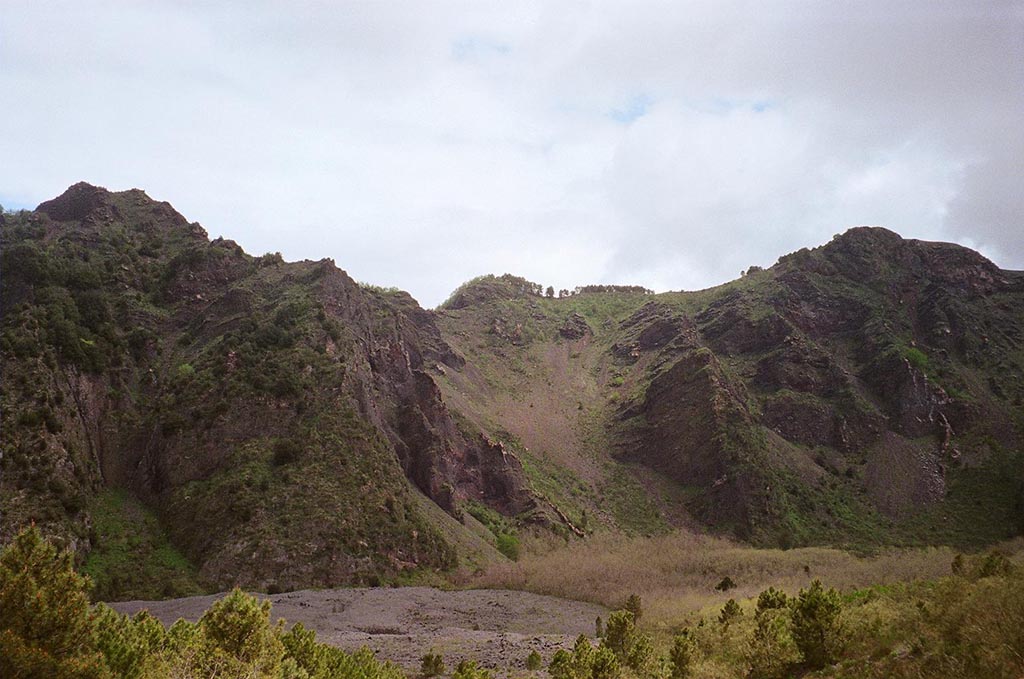 Vesuvius, June 2010. Lava. Photo courtesy of Rick Bauer.