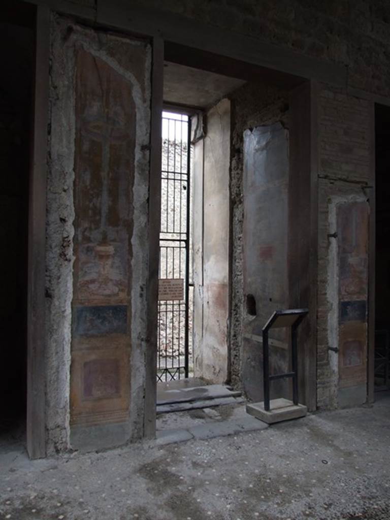 VI.15.1 Pompeii. December 2006. Looking east towards entrance doorway and vestibule, from atrium.