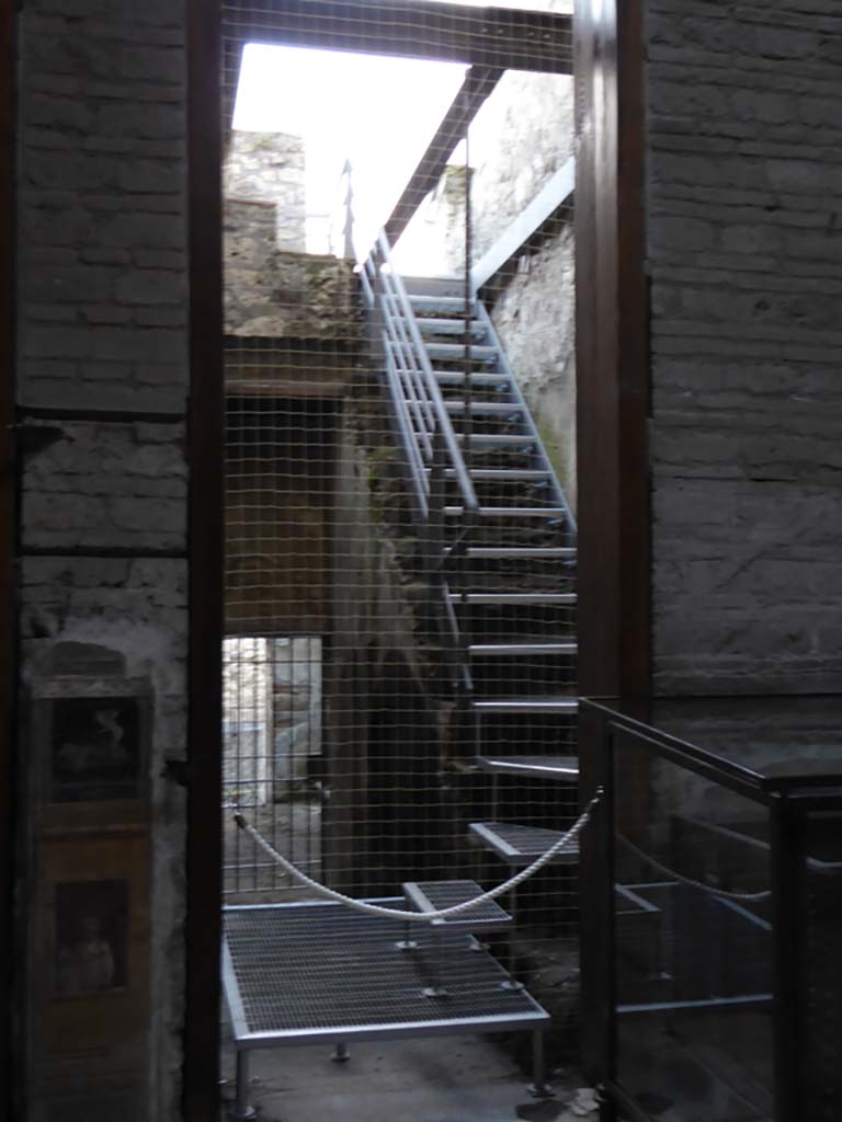 VI.15.1 Pompeii. January 2017.
Looking south from atrium, towards room with steps to upper floor and corridor leading to stable entrance at VI.15.27.
Foto Annette Haug, ERC Grant 681269 DÉCOR.
