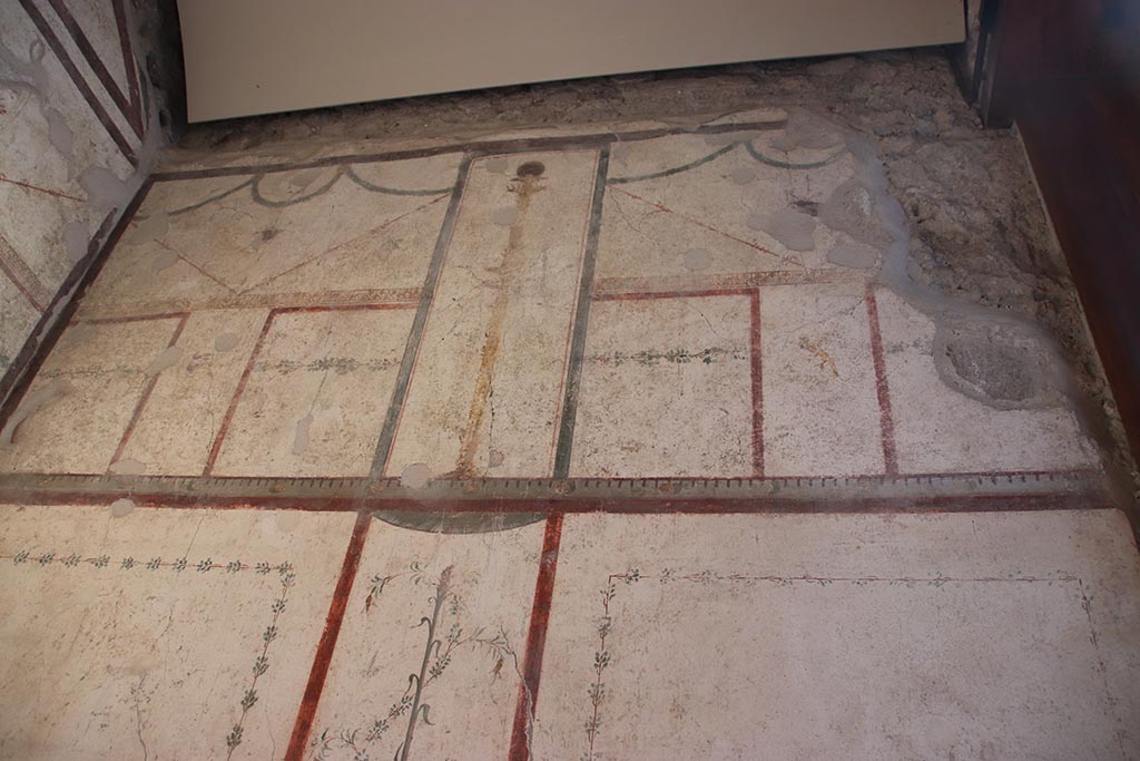 VI.15.1 Pompeii. October 2024. Cubiculum k, upper south wall. Photo courtesy of Klaus Heese.