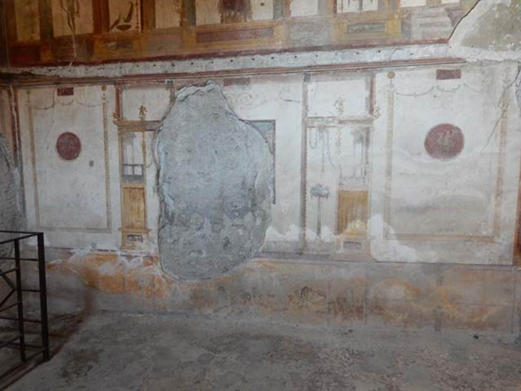 VI.15.1 Pompeii. May 2017. West wall. Photo courtesy of Buzz Ferebee.